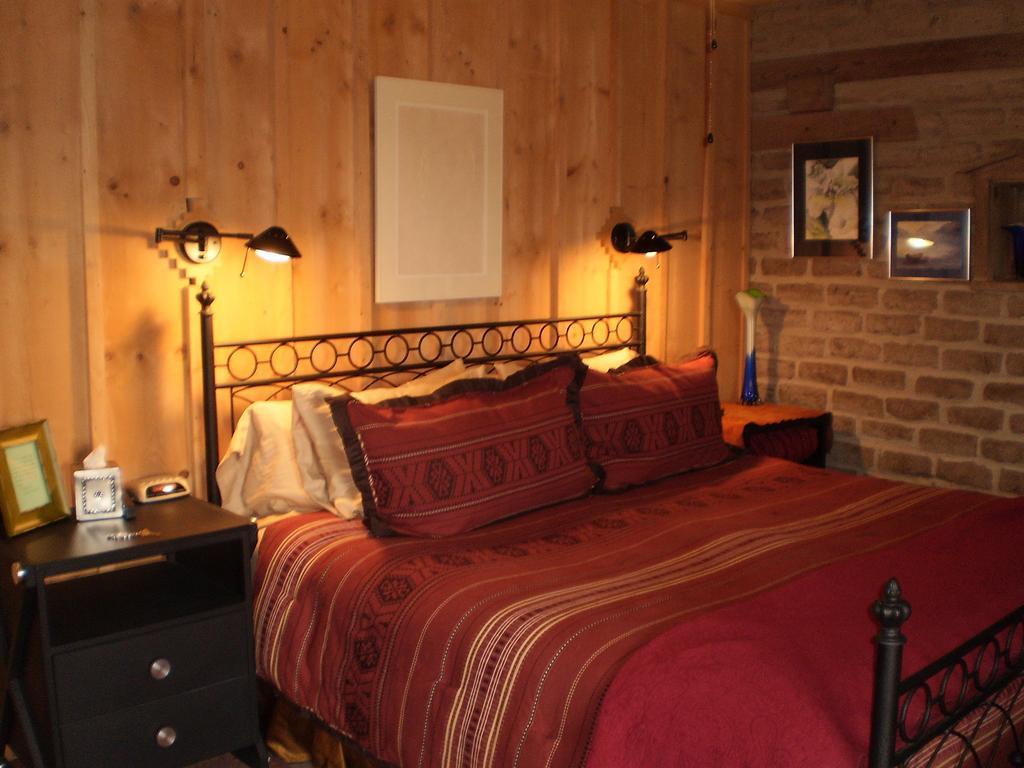 Silver River Adobe Inn Bed And Breakfast Farmington Eksteriør billede