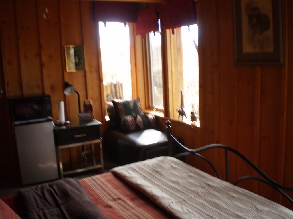 Silver River Adobe Inn Bed And Breakfast Farmington Eksteriør billede