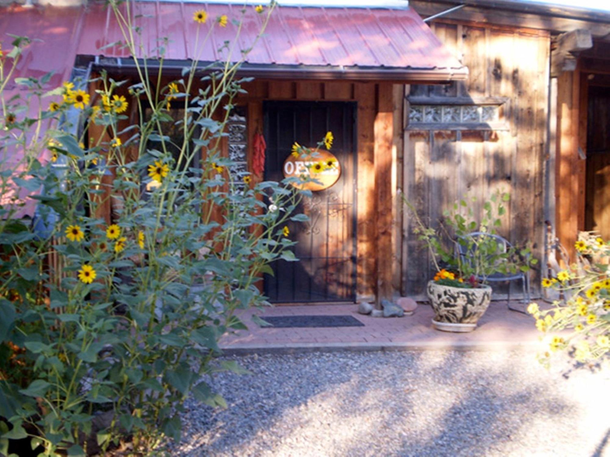 Silver River Adobe Inn Bed And Breakfast Farmington Eksteriør billede