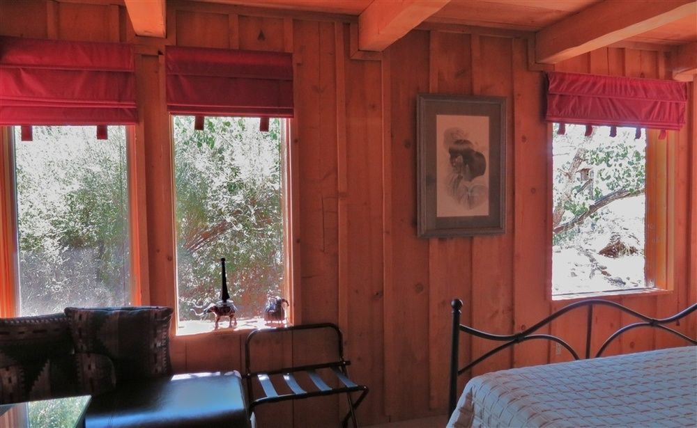 Silver River Adobe Inn Bed And Breakfast Farmington Eksteriør billede