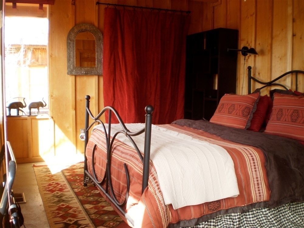 Silver River Adobe Inn Bed And Breakfast Farmington Eksteriør billede