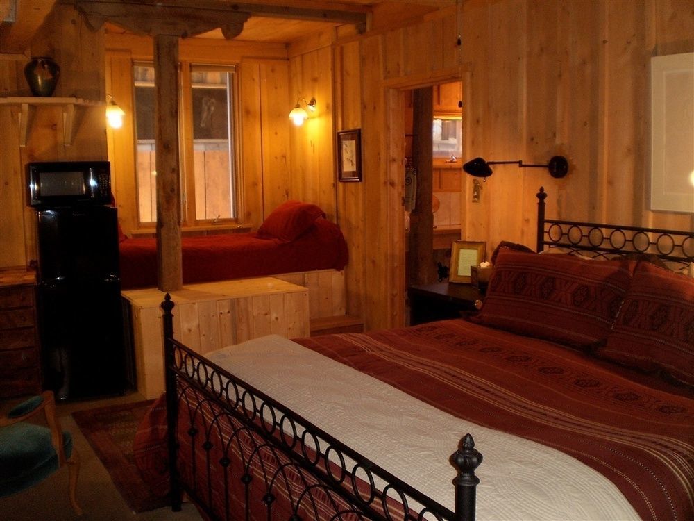 Silver River Adobe Inn Bed And Breakfast Farmington Eksteriør billede